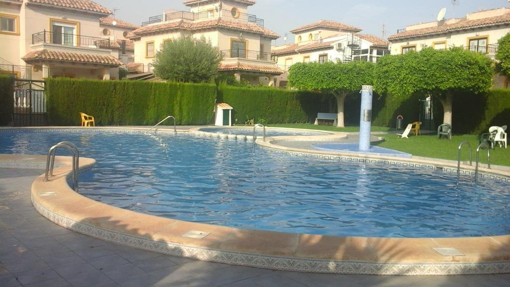 Holiday Home Torre De Pisa Torrevieja Exterior photo